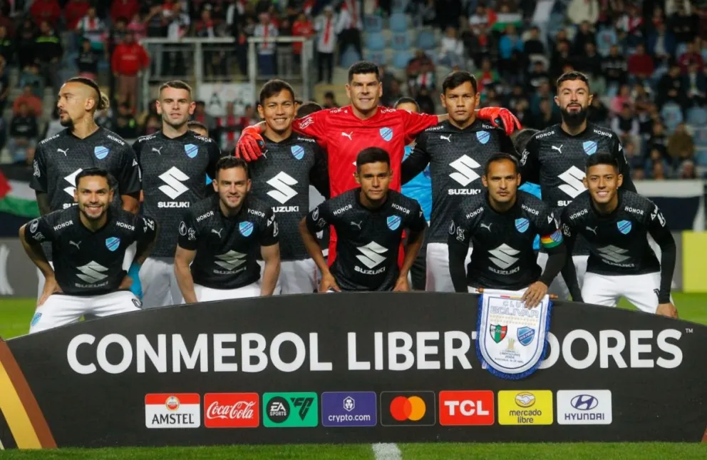 El equipo de Bolívar que inició el partido en Rancagua. Foto: APG