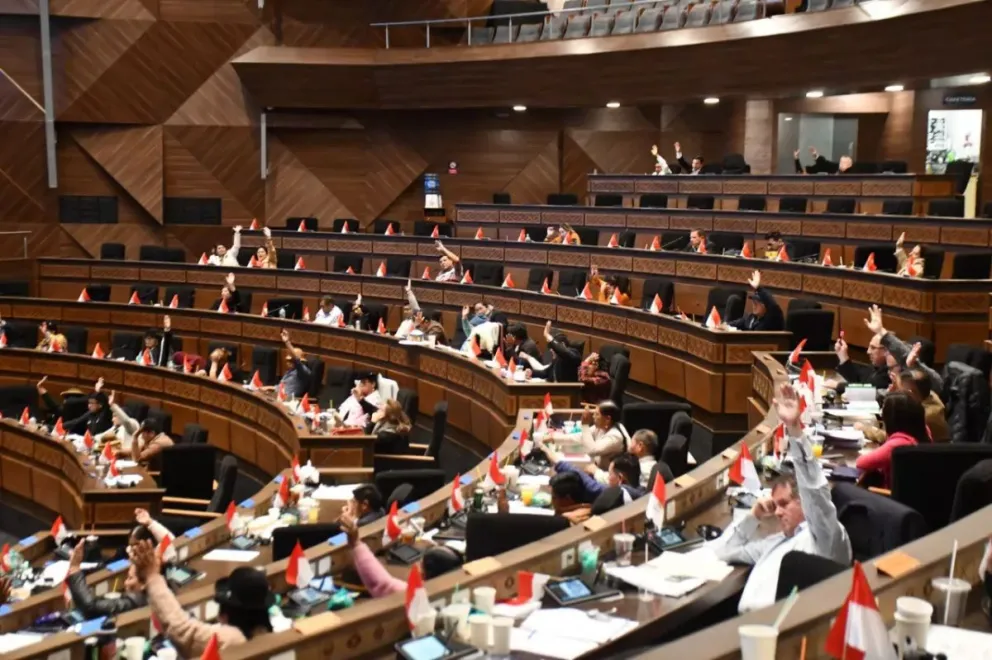 Diputados sesionan para aprobar contratos mineros. Foto: Cámara de Diputados.