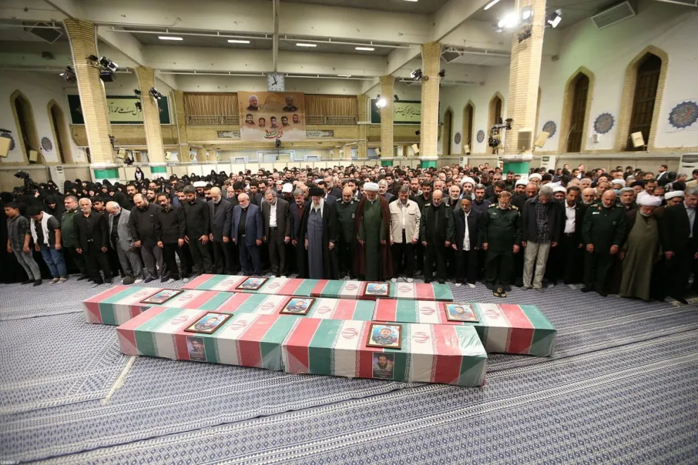 Una ceremonia en homenaje a los guardias revolucionarios muertos por un ataque al consulado iraní en Damasco. Foto: EFE