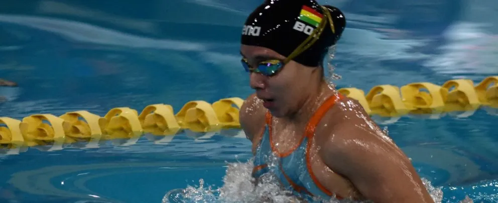 La nadadora Roca en plena performance, fue notable su actuación. Foto APG