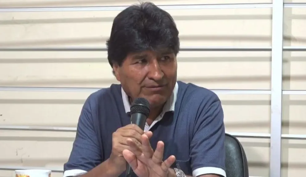 El presidente del MAS, Evo Morales, en el programa dominical de radio Kawsachun Coca. Foto: Captura.