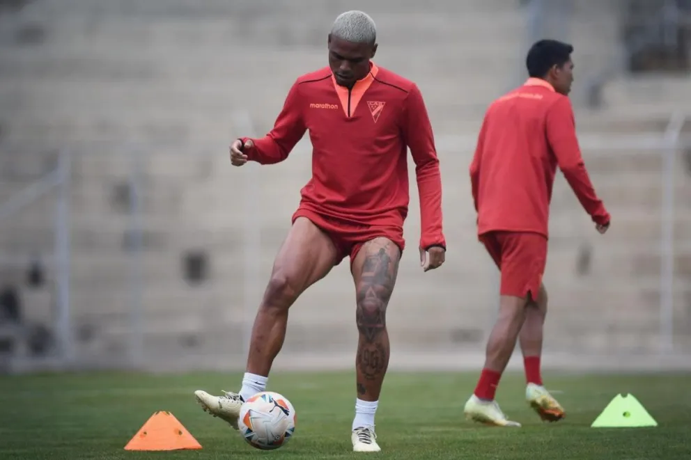 El brasileño Wesley Da Silva ya se sumó al trabajo con sus compañeros. Foto Always Ready