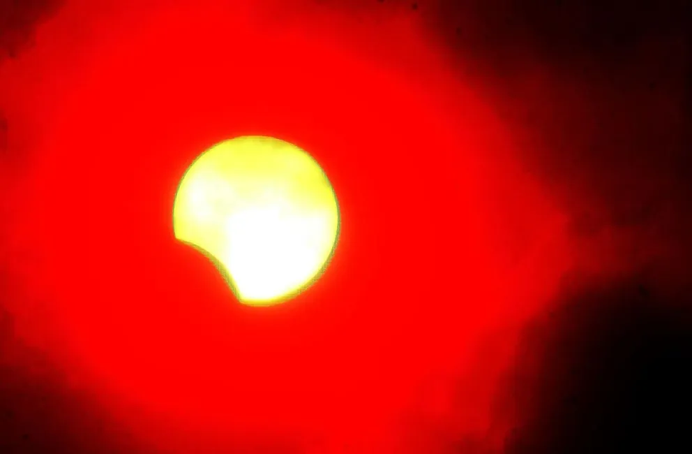 Un eclipse total de sol en la capital mexicana en una imagen de archivo. Foto: EFE