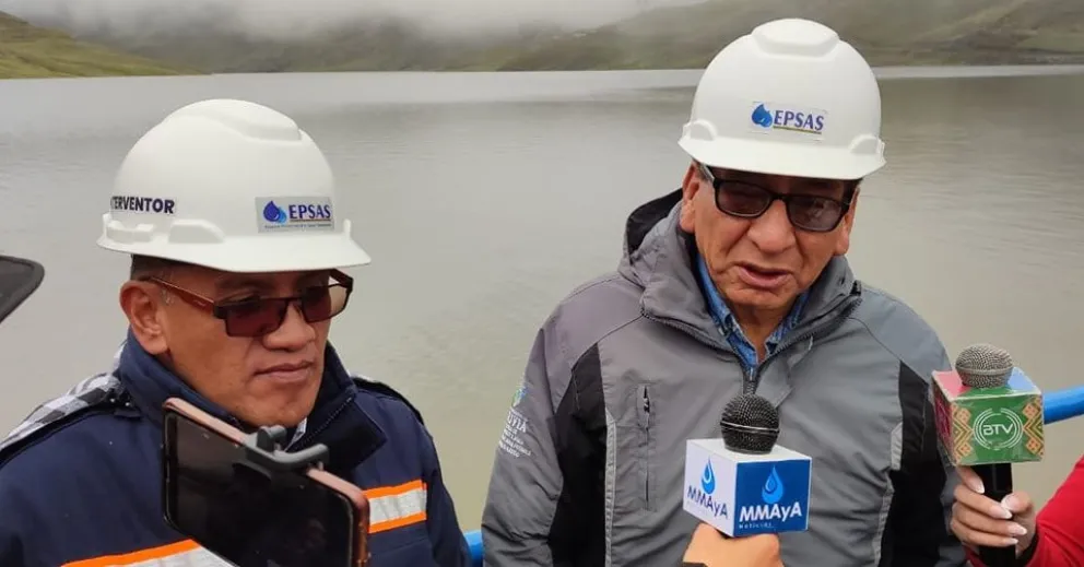 El exinterventor de Epsas, Jaime Gutiérrez y el actual director de la AAPS, Rubén Méndez, en una anterior conferencia. Foto: EPSAS