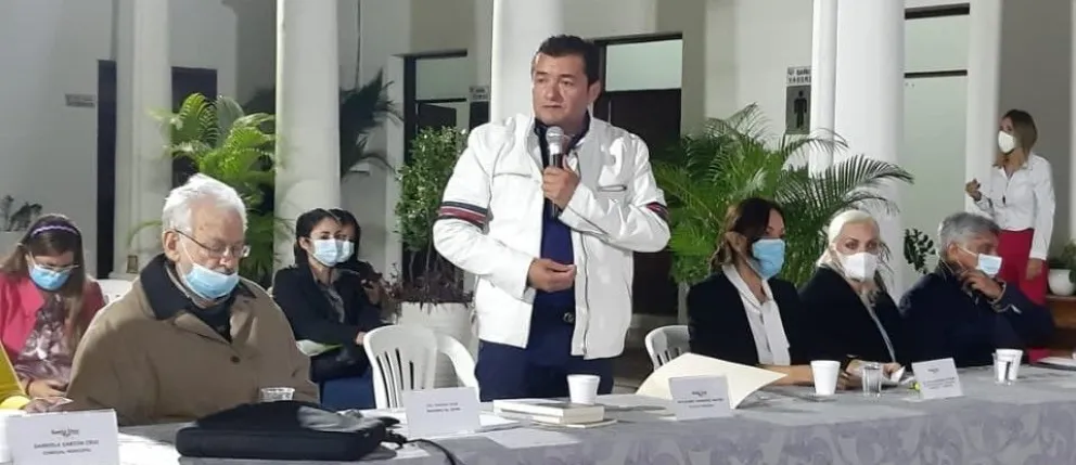 Jhonny Fernández en un evento de la Alcaldía de Santa Cruz. Foto: Cedure