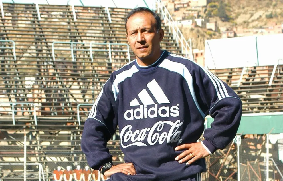 Soria con la indumentaria de Bolívar en Tembladerani. Foto: Marco Mejía.