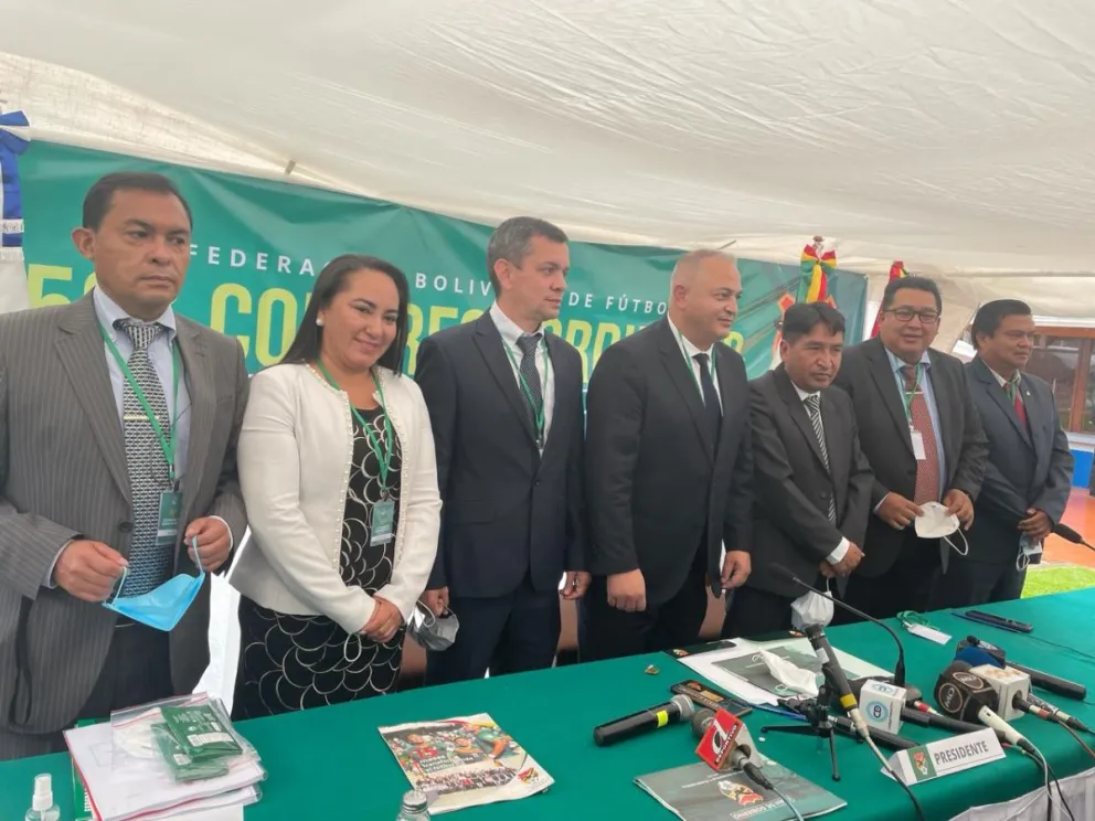 El Comité Ejecutivo de la FBF elegido el 28 de enero de 2022 en La Paz. Foto; Archivo Jorge Asturizaga.