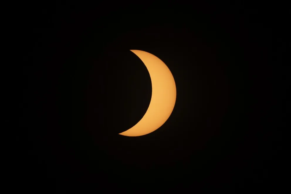 Fotografía del eclipse solar este lunes, en la ciudad de Guadalajara, Jalisco (México).  Foto: EFE