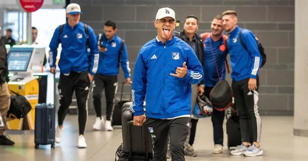 El plantel colombiano al momento de su partida desde Bogotá. Foto: Millonarios FC.