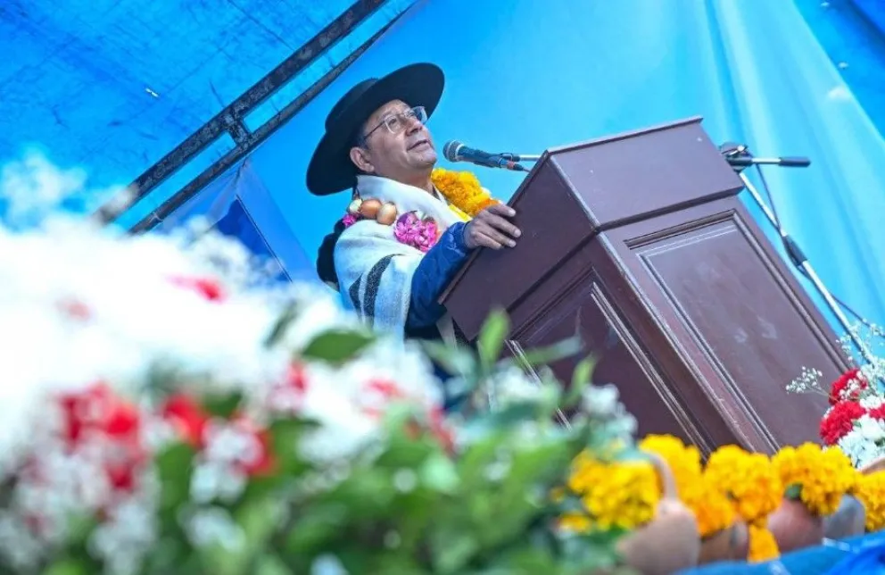 El presidente Luis Arce da un discurso en Yunchará, Tarija. Foto: Telegram de Luis Arce