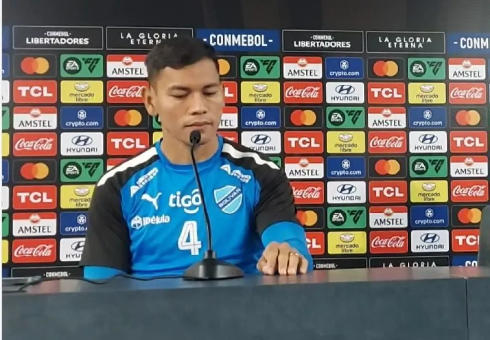 El defensor de Bolívar José Sagredo en conferencia de prensa.