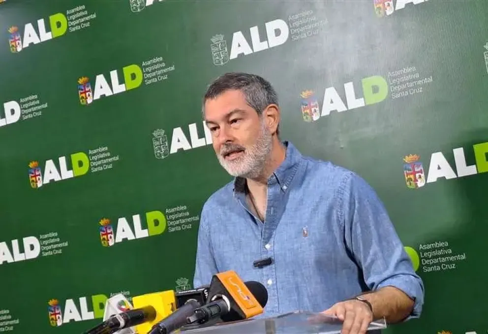 El presidente de la ALD, Zvonko Matcovik, brinda una conferencia de prensa. Foto. ALD.