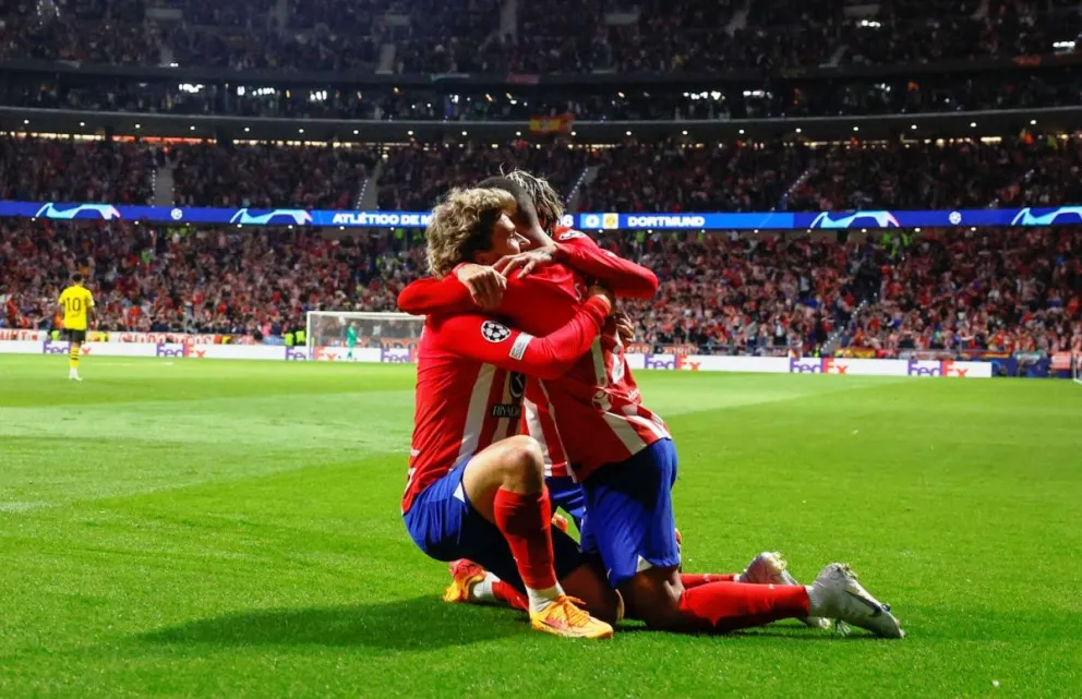 Los jugadores del Atlético de Madrid celebran el segundo gol del equipo rojiblanco. Foto: EFE
