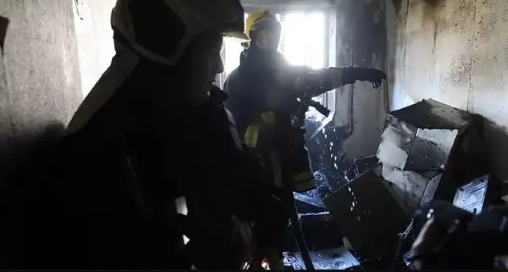 Personal de emergencias de Ucrania en uno de los lugares del ataque. Foto: Europa Press