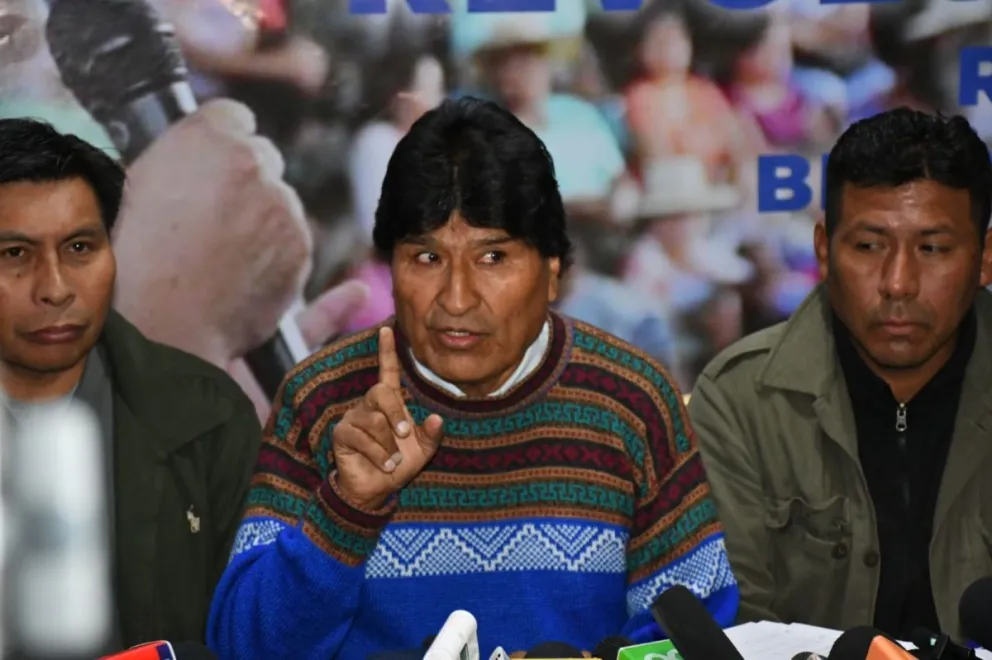 El expresidente Evo Morales, en contacto con la prensa este jueves. Foto: APG 