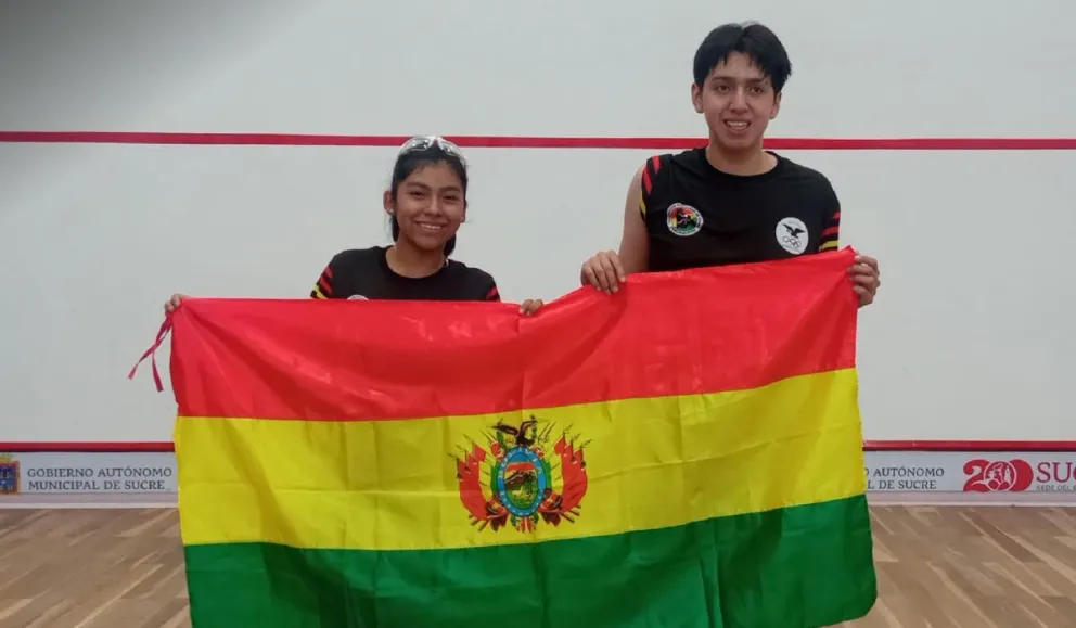 Flores (isq.) y Escobar aseguraron un bronce para Bolivia en el squash. Foto: Sucre 2024.