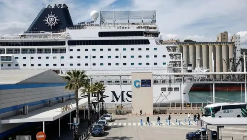 El crucero en el que los bolivianos se encontraban sin poder desembarcar. Foto. Red Uno