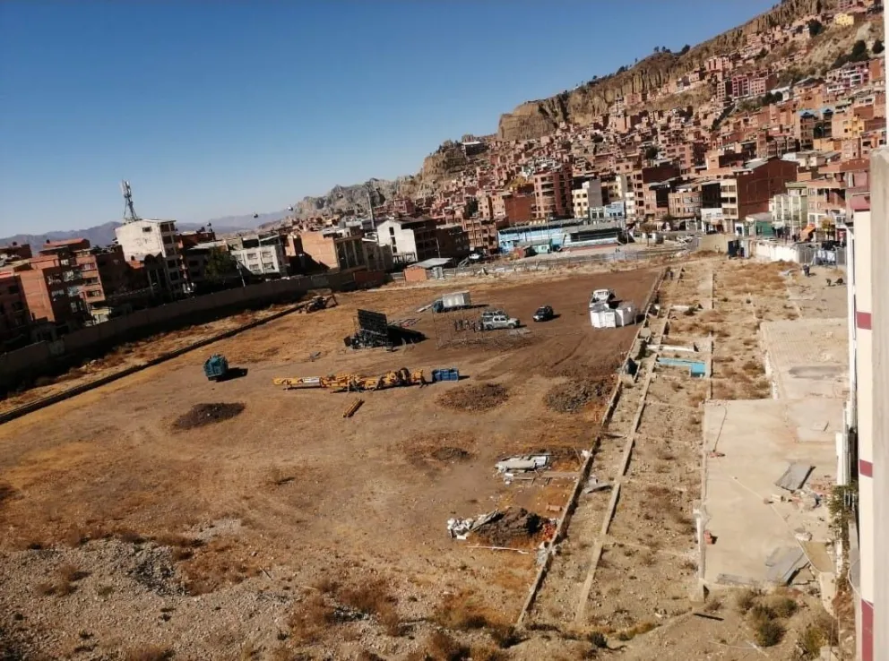 El estadio cuando fue demolido quedó así, hoy se ha avanzado gradualmente las obras. Foto Club Bolívar