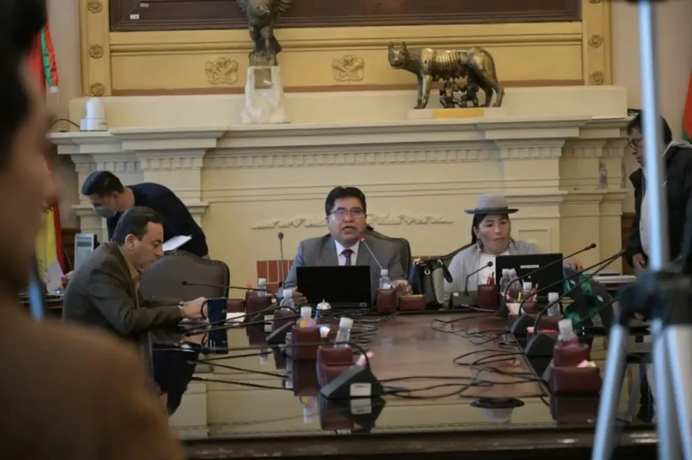 Una imagen de la sesión del Concejo Municipal de La Paz en la que se rechazó el orden del día para que el alcalde presente su plan de reconstrucción de la urbe. Foto. AMUN
