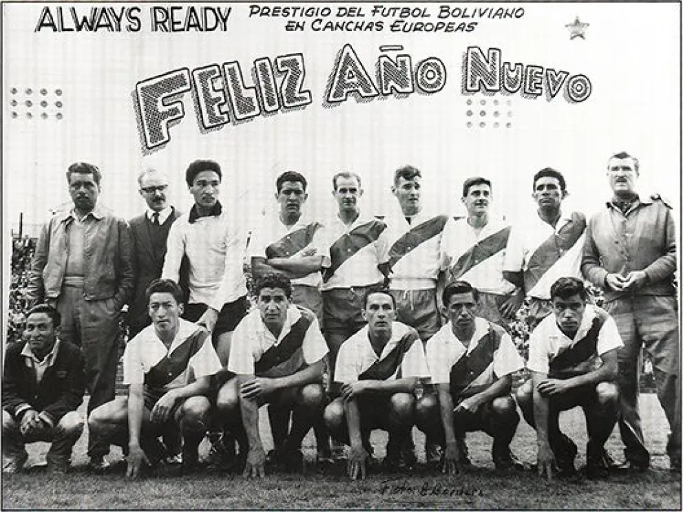 Histórica foto del equipo que participó en la gira por Europa. Foto Historia 90 años de Always Ready