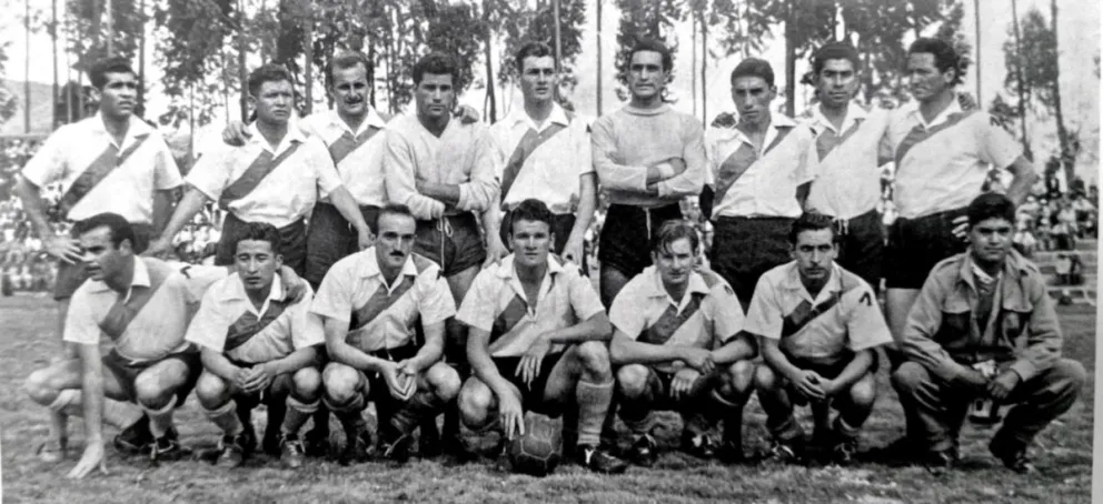 El equipo mítico en el que Di Meglio fue figura. Foto Libro Always Ready 90 años