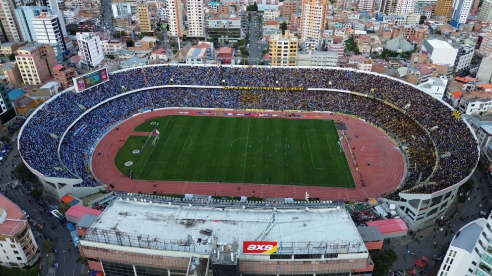 Vista desde el aire del estadio Hernando Siles, sede oficial de la selección nacional para partidos oficiales. Foto: APG