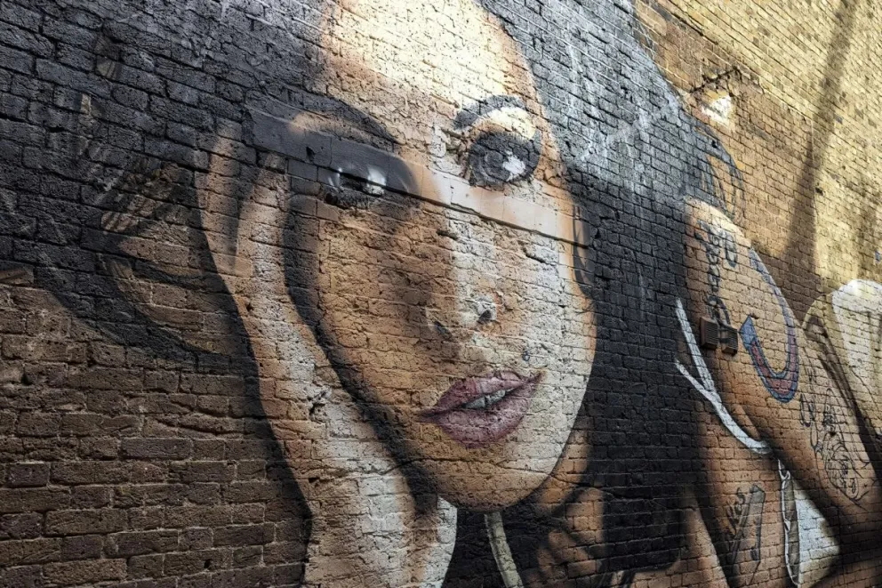 En la imagen, mural en Camden Town que recuerda a su diva, Amy, en las paredes del barrio. Foto:EFE