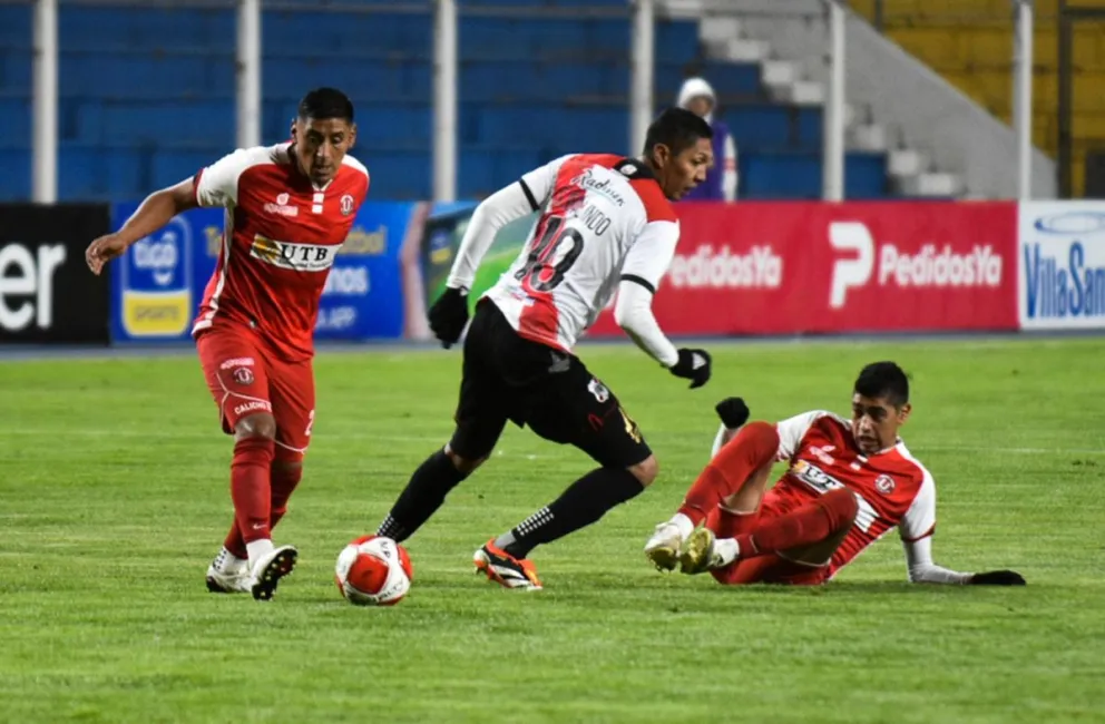 Potosinos y vallunos empataron sin apertura del marcador en la Villa Imperial. Foto: APG