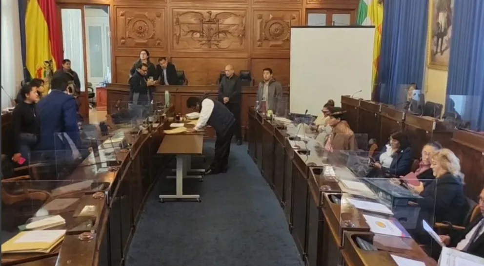 La Comisión debe efectuar los exámenes orales. Foto: Captura de video