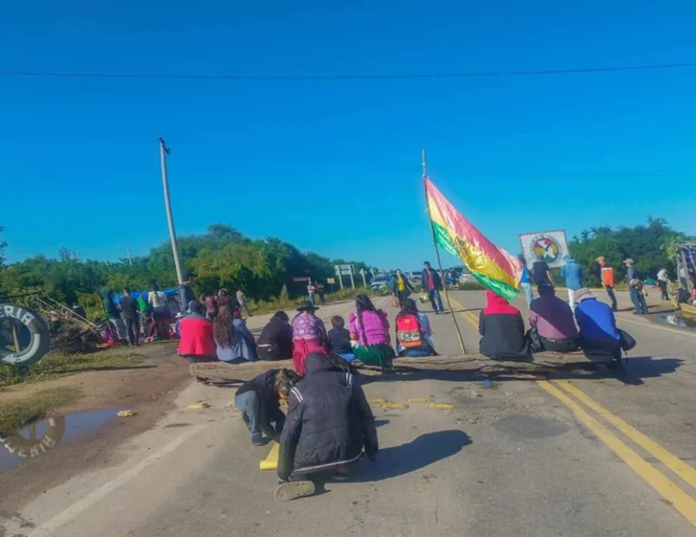 Campesinos De Yacuiba Bloquean Por Segundo Día Una Ruta Internacional ...