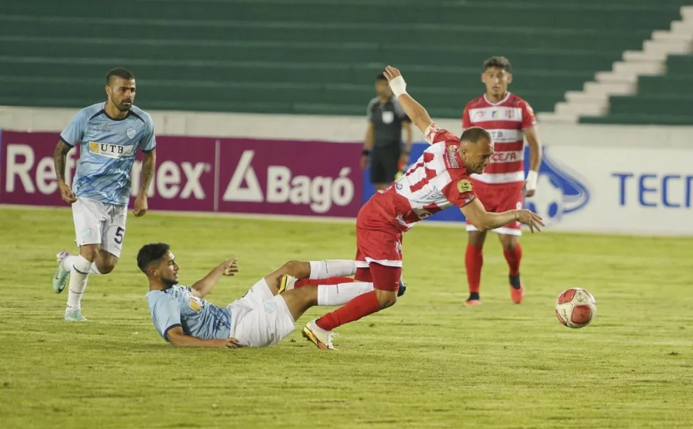 Incidencia del partido de ida entre Independiente y Aurora. Foto: APG.