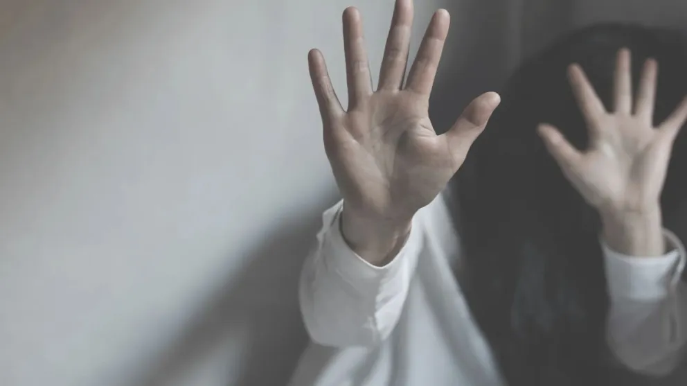 Una foto referencial de una víctima de violencia.  Foto: Enciclopedia de significados.