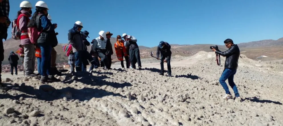 Verificación realizada por el Defensor, junto a otros representantes. Foto: Prensa Defensoría