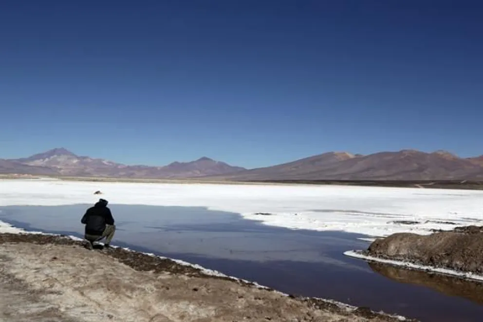 Fotografía de archivo fechada el 6 de junio de 2023 que muestra el Salar de Maricunga, ubicado a 160 kilómetros al noreste de Copiapó, en la Región de Atacama (Chile). Foto: EFE/ Javier Martin
