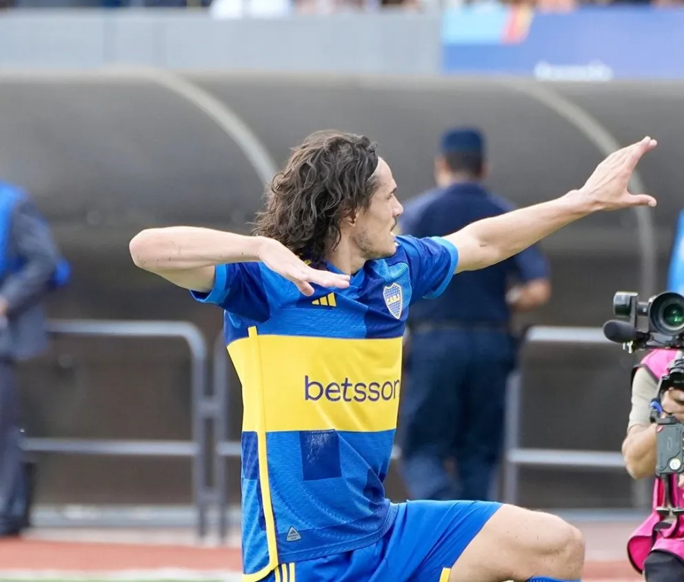 Edinson Cavani celebra su gol, el segundo de Boca sobre River. Foto: Boca Juniors.