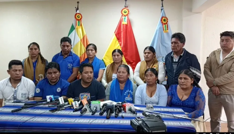 Los dirigentes cocaleros en la conferencia de este lunes. Foto: Captura de video