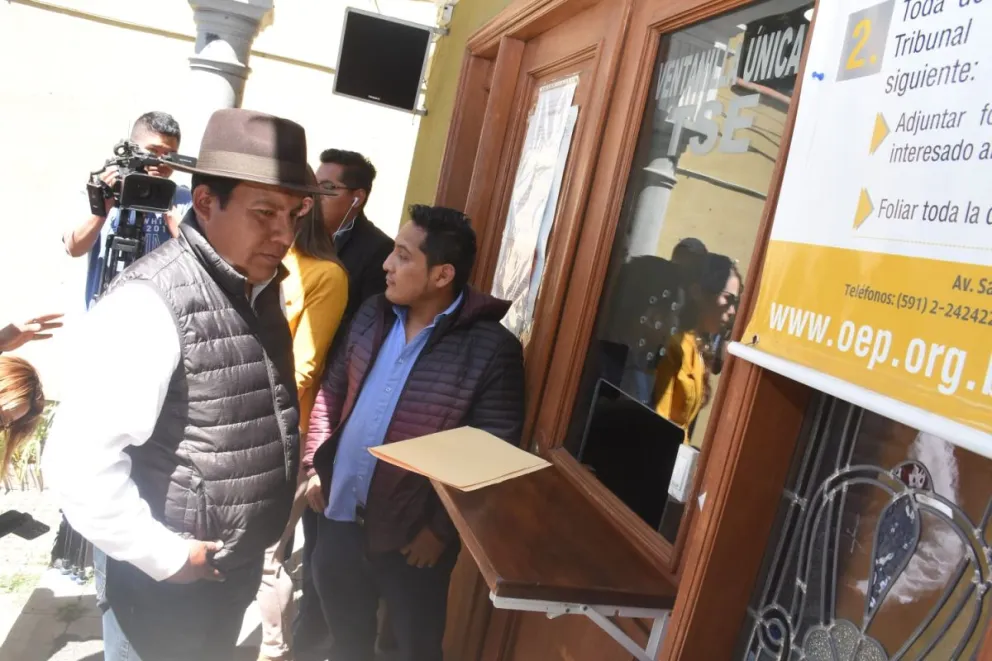 Milán Berna y Vidal Gómez, cuando presentaron el memorial, este lunes. Foto: APG
