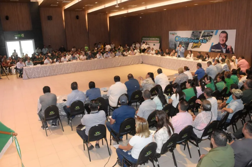 El alcalde promulgará el decreto para la conformación de la comisión. Foto: Alcaldía de Santa Cruz