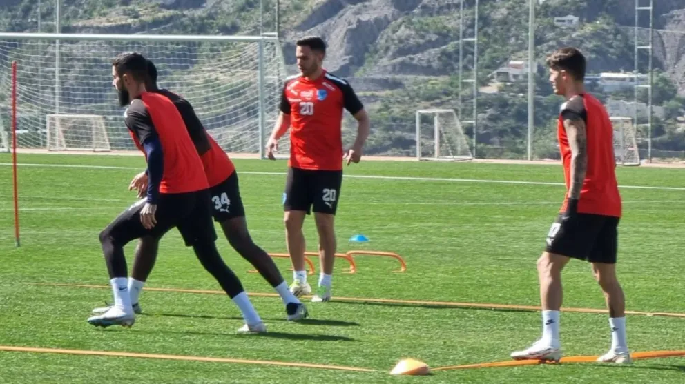 Sávio (izq.), Ordóñez, Saucedo y Rodríguez en la práctica del martes en Ananta. Foto: Marcelo Avendaño.