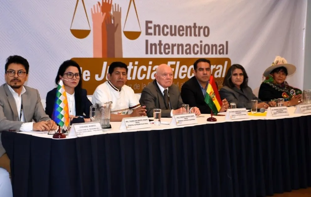 Vocales del Tribunal Supremo Electoral, en conferencia de prensa. Foto: TSE