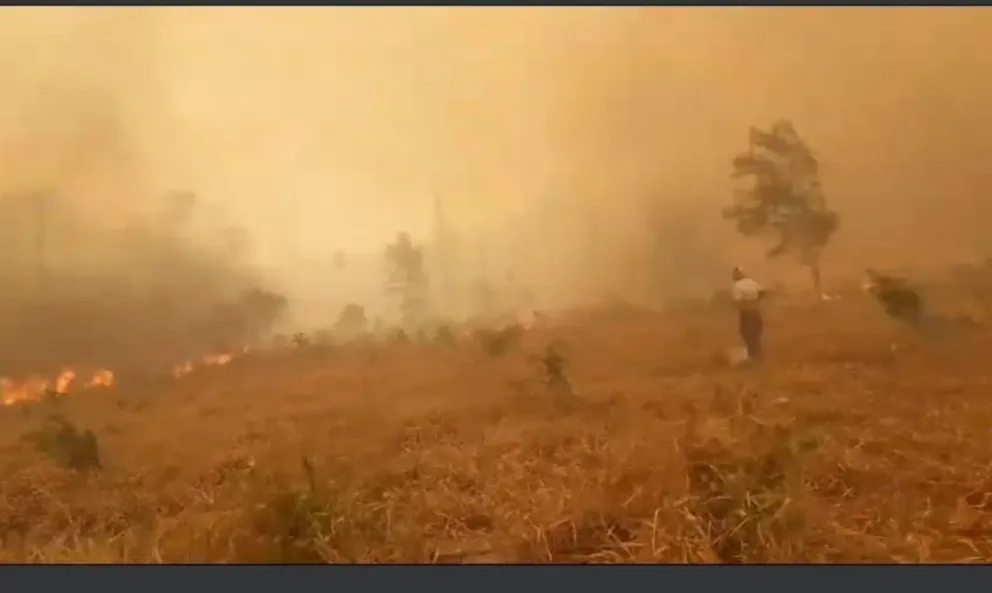 Captura de imagen de los incendios que azotaron comunidades del pueblo tacana en Tumupasa. Foto: Río TV