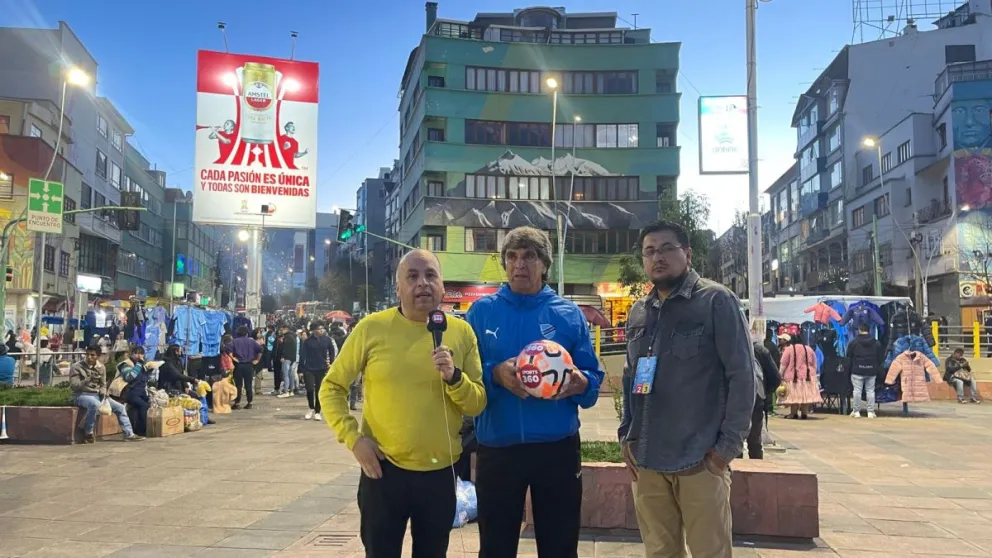Juan César Silva Junto a Marco Mejía y Marcelo Avendaño de Sports 360, en "Vamos a la cancha". Foto Sports 360
