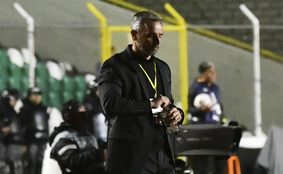 Pablo Lavallén, el entrenador de The Strongest, quedó satisfecho con el desempeño del equipo y con el punto que se consiguió. Foto: APG