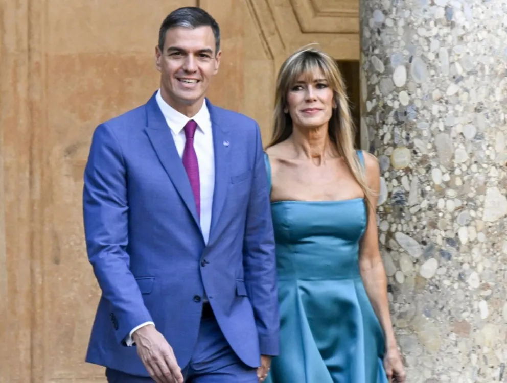 El presidente del Gobierno en funciones, Pedro Sánchez y su esposa, Begoña Gómez. Foto: EFE