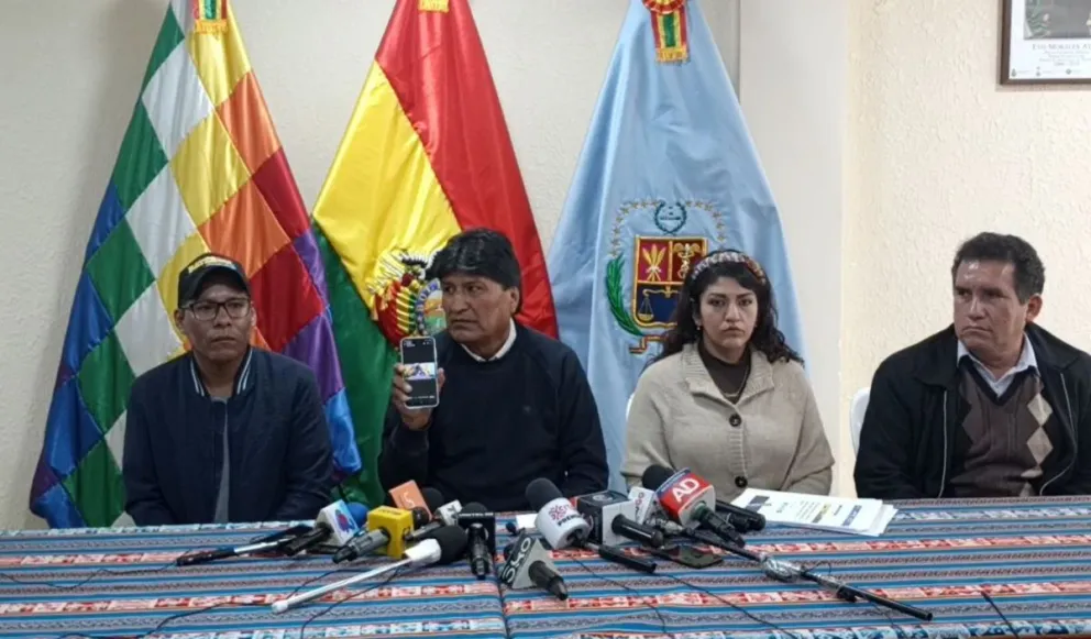 Evo Morales al momento de difundir los audios. Foto: Captura de video
