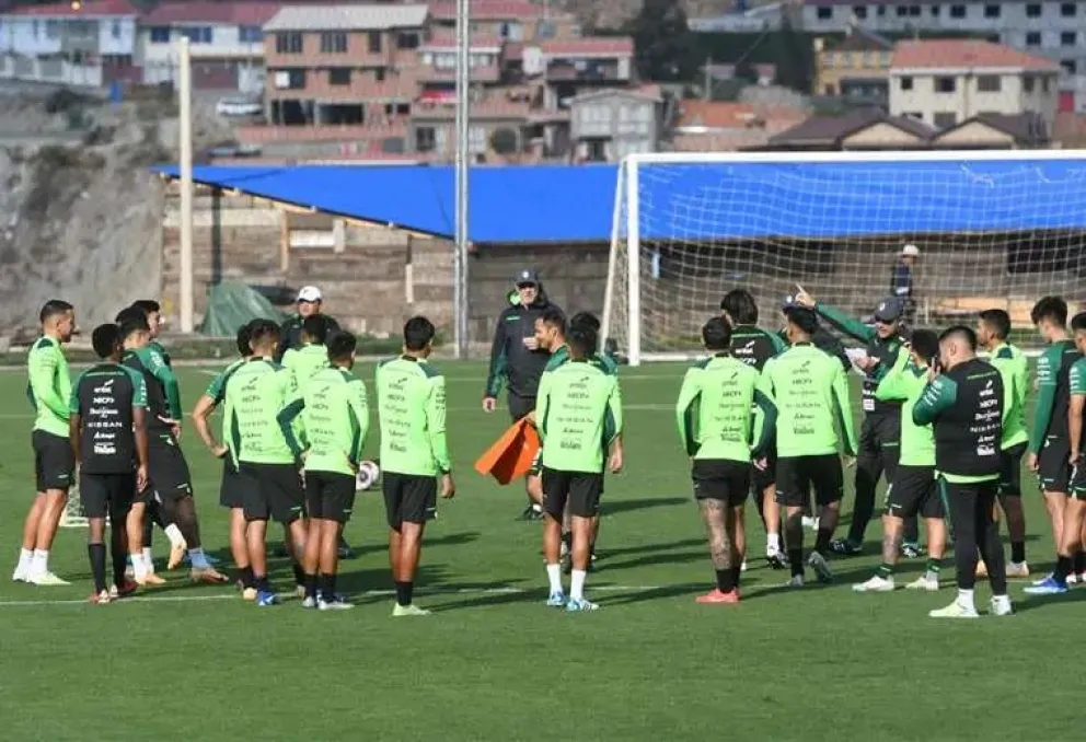 Un entrenamiento de la Selección nacional que volverá al trabajo a fines de mayo. Foto: APG