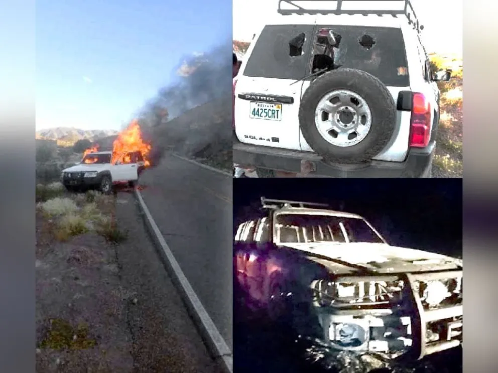 El vehículo de la Aduana atacado y quemado. Foto: El Potosí