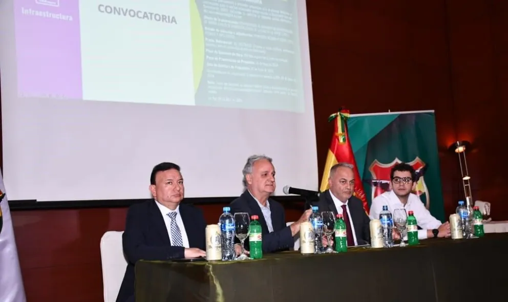 Ejecutivos de Ernst & Young Brasil y de la FBF presentaron la licitación para la construcción de la Casa de la Verde. Foto: APG