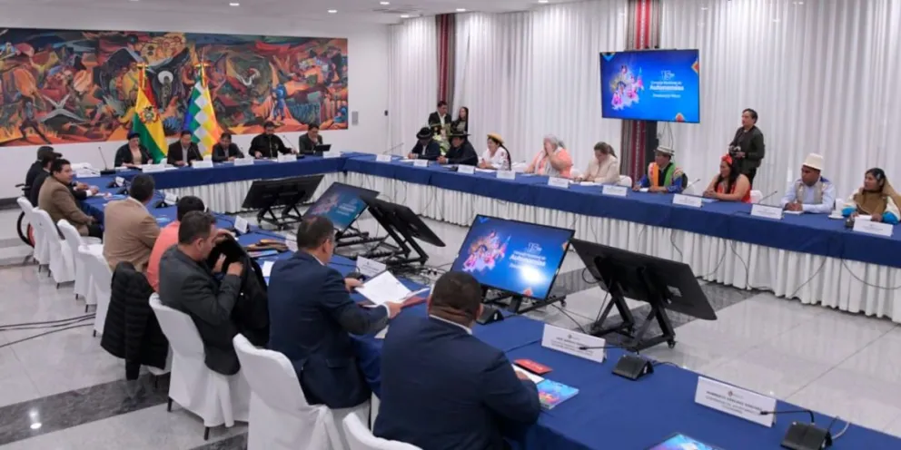 El gobierno sostuvo reunión con autoridades departamentales. Foto: Ahora el Pueblo