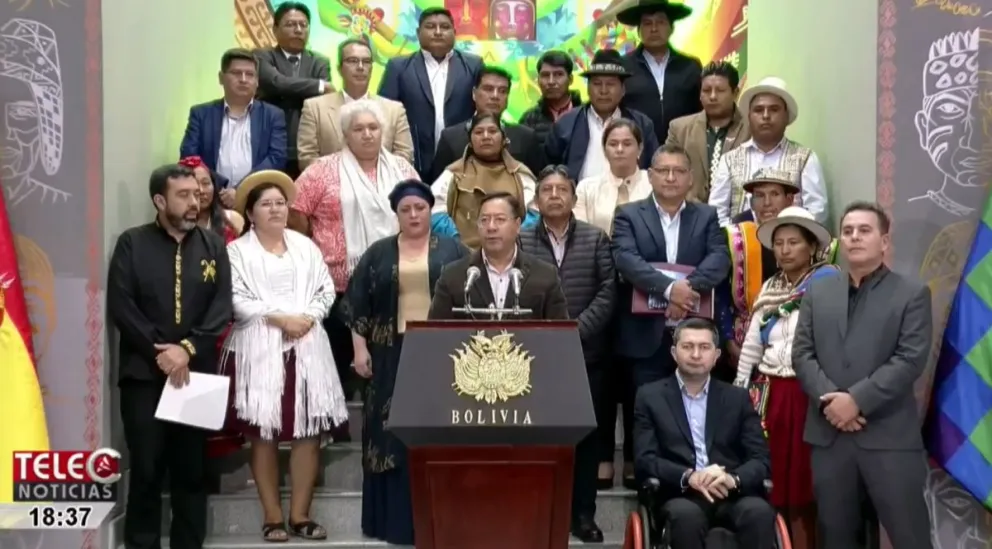 Arce, junto al Consejo de Autonomías, en rueda de prensa, hace instantes. Foto: Captura de video
